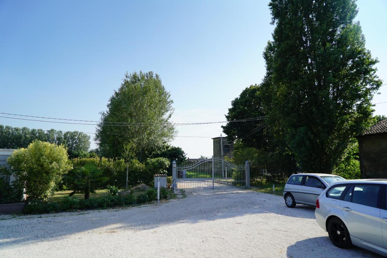 Agriturismo Il Sole Villa Rivarolo del Re ed Uniti Exterior foto